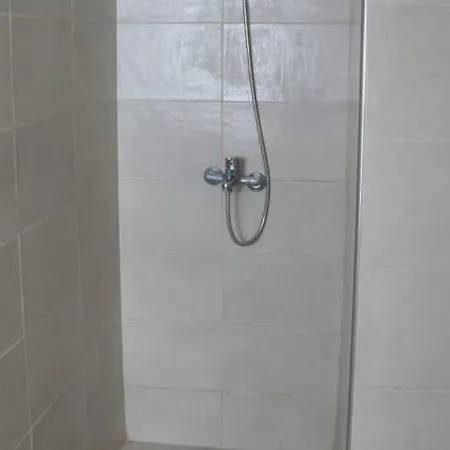 Beautiful Economic Unit For Big Group *