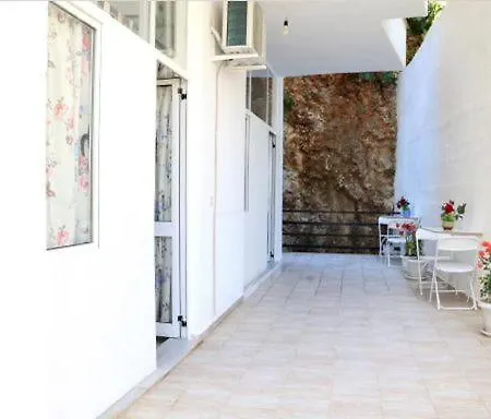 Beautiful Economic Unit For Big Group Apartment *